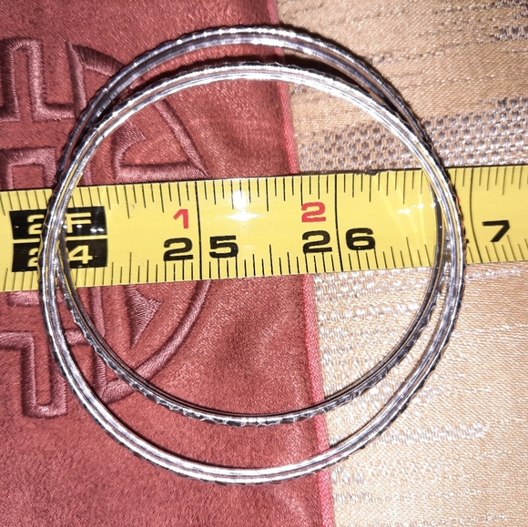 Hammered Handmde Silver Bangle Pair - Picture 10 of 13